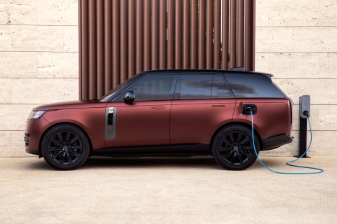 002_JLR_PHEV_GROWTH.jpg