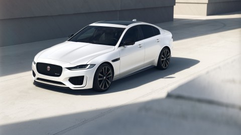 XE_22MY_R DYNAMIC BLACK_1.jpg