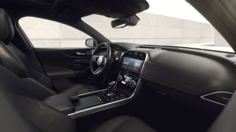 XE_22MY_interior_ebony_2.jpg