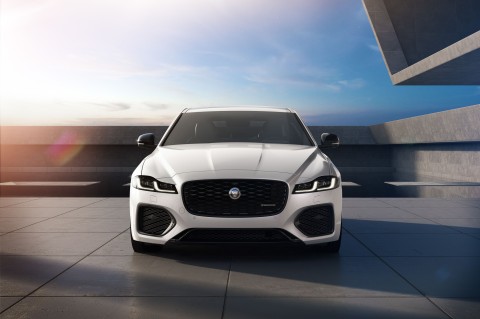 XF_22MY_R DYNAMIC BLACK_1.jpg