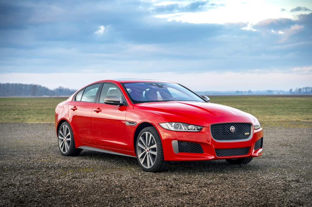スポーツ・サルーン「XE」2019年モデル 2018年10月25日(木)より受注開始~ラインアップに2モデルを追加し、コネクティビティ機能を強化~