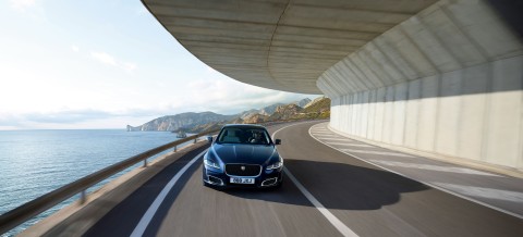 Jaguar_XJ50_05.jpg