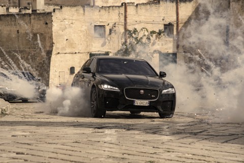 XF in 007 NO TIME TO DIE behind the scene_4.jpg