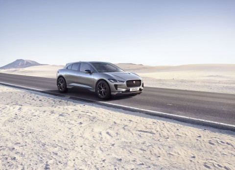 I-PACE 22MY_BLACK_exterior_1.jpg