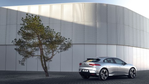 I-PACE 22MY_HSE_exterior_3.jpg