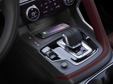 E-PACE_21MY_Interior 03.jpg