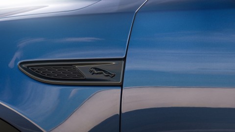E-PACE_21MY_07.jpg