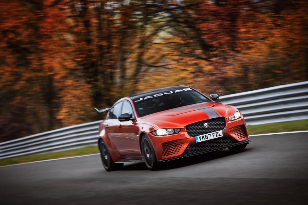 早いもの勝ち！！es Apparut 4/4 ジャガーのスポーツ・サルーン「XE SV PROJECT 8」がニュルブルク