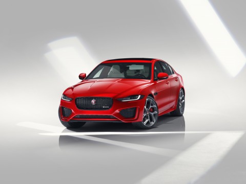 Jaguar_XE Sport Saloon 2020_01.jpg