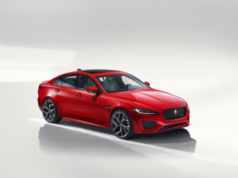 Jaguar_XE Sport Saloon 2020_03.jpg