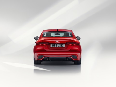 Jaguar_XE Sport Saloon 2020_09.jpg
