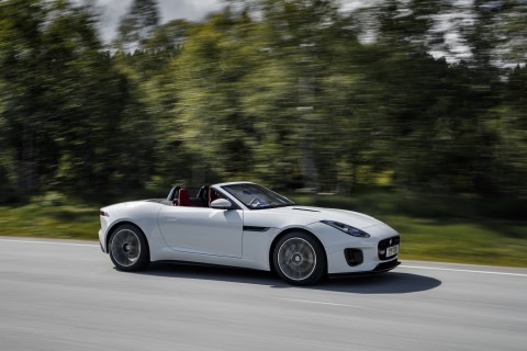 Jaguar_F-TYPE_18MY_Convertible_02.jpg