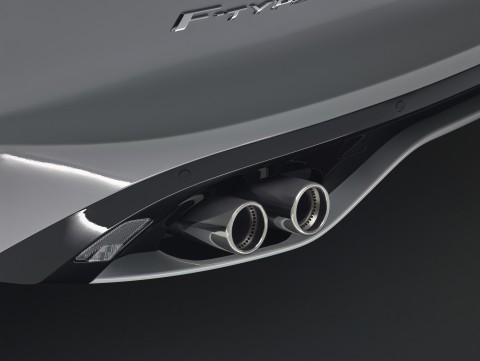 Jaguar_F-TYPE_18MY_R COUPE_05.jpg