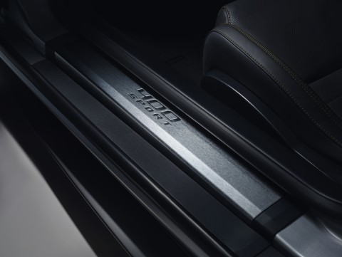 Jaguar_F-TYPE_18MY_400 SPORT_04.jpg