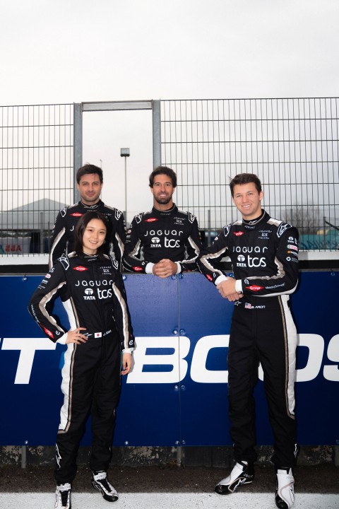 005_JAGUAR_TCS_RACING_MADRID_ROOKIE TEST_JujuNoda_BryceAron