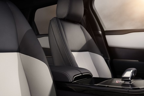 016_RANGE_ROVER_VELAR_BELGRAVIA_EDITION