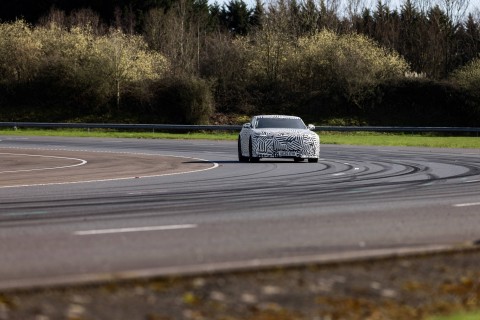 004_JAGUAR_ LUXURY_GT