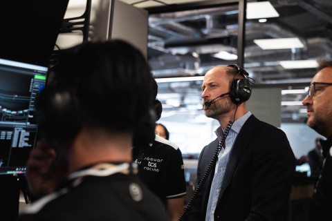 004_JAGUAR_HRH_THE_PRINCE_OF_WALES_VISITS_JAGUAR_TCS_RACING_TECHNICAL_HEADQUARTERS