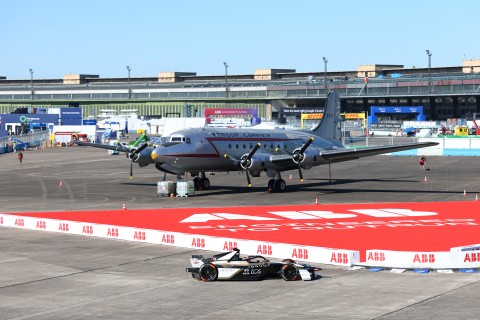 004_JAGUAR_ TCS_RACING_BERLIN_S12