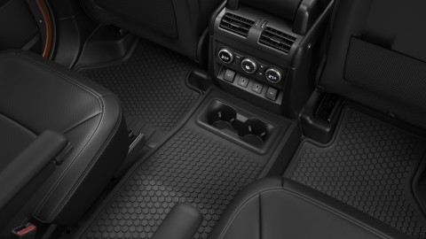 012_DEFENDER_110_27MY_SIX_SEAT