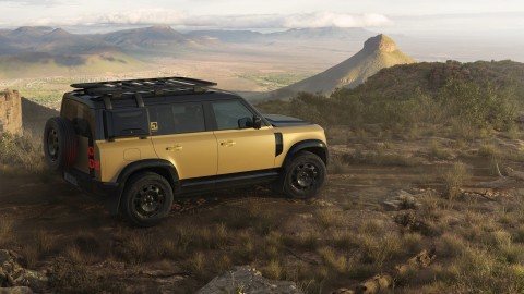 016_DEFENDER_TROPHY_EDITION_2027