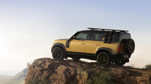019_DEFENDER_TROPHY_EDITION_2027
