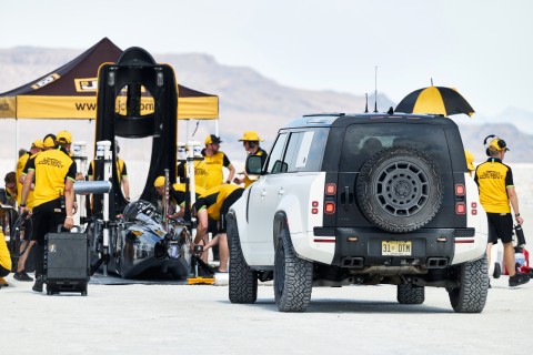 003_DEFENDER_OCTA_JCB