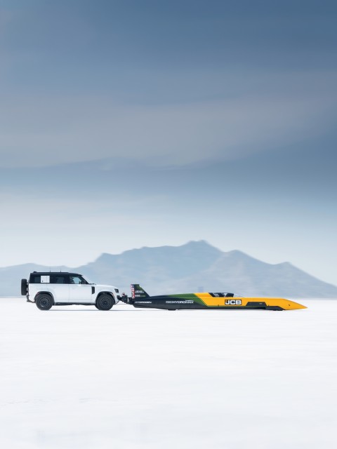 004_DEFENDER_OCTA_JCB