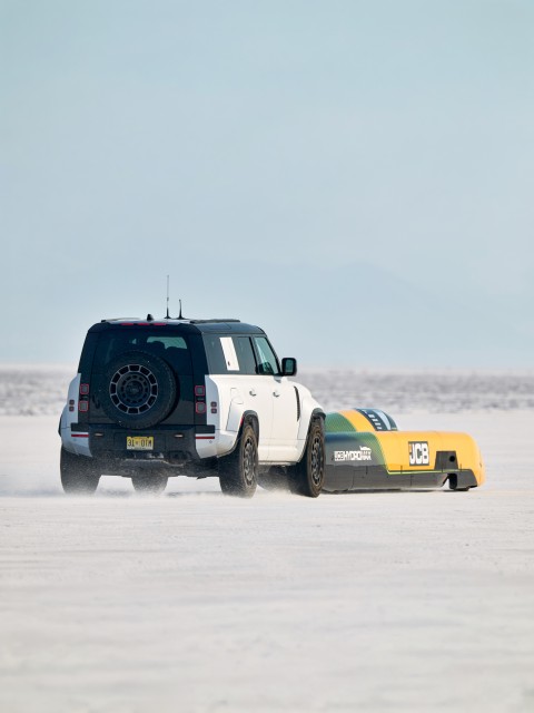 005_DEFENDER_OCTA_JCB