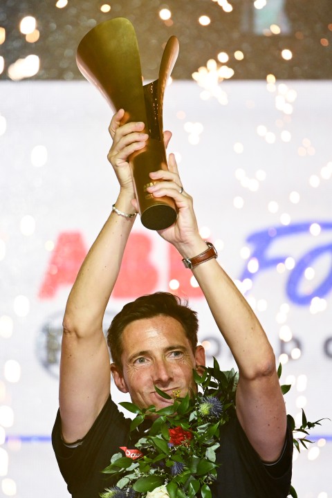 011_JAGUAR_TCS_RACING_LONDON_IANJAMES