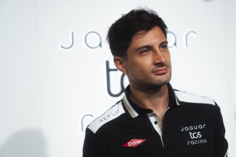 021_JAGUAR_TCS_RACING_LONDON_MITCHEVANS