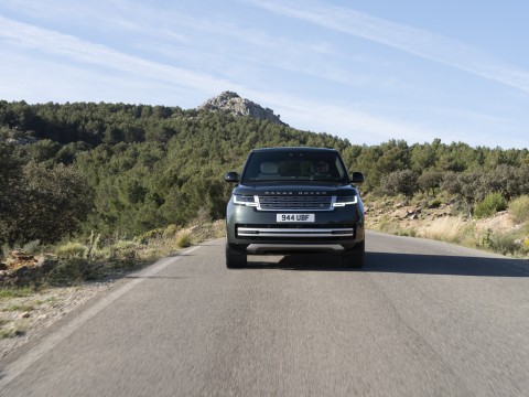 013_RANGE_ROVER_ELECTRIC