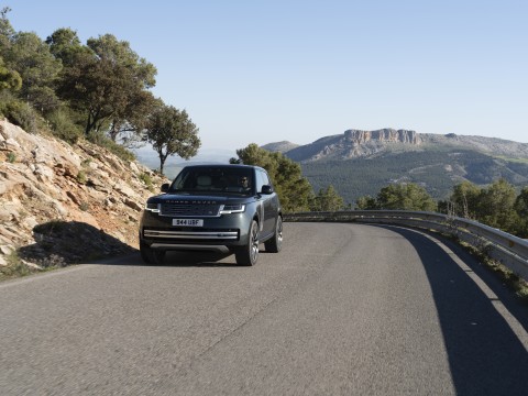 015_RANGE_ROVER_ELECTRIC